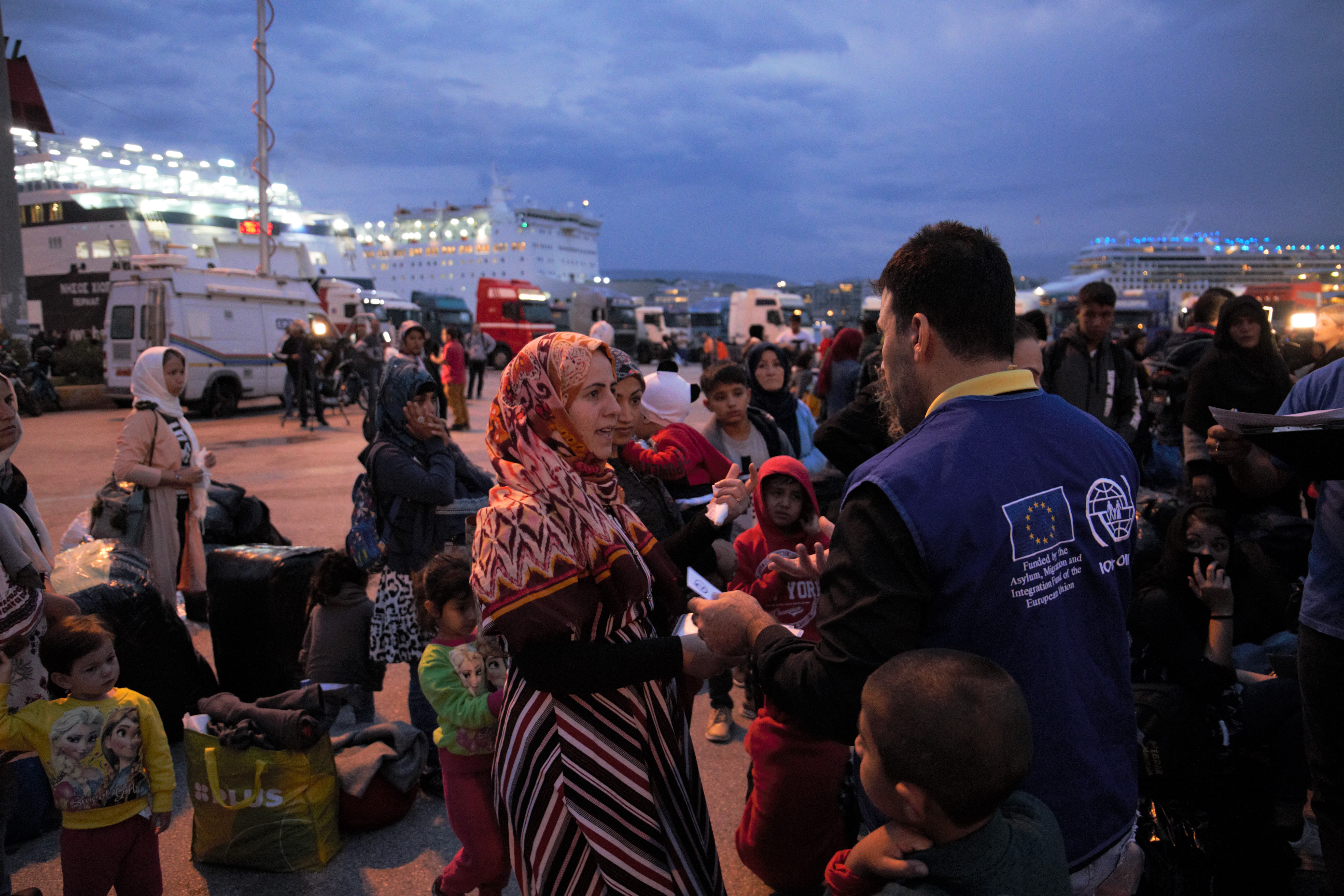 Decongestion Of Greek Islands Continues As 700 Refugees And