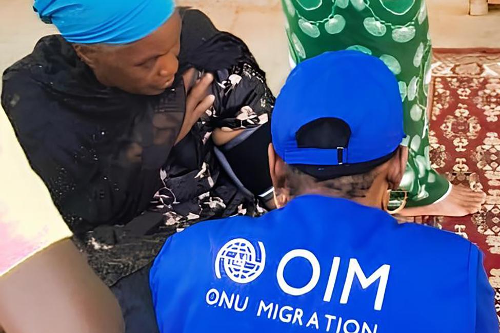 Florence and Lara, preparing for the trip.  ©IOM Cameroon2023.