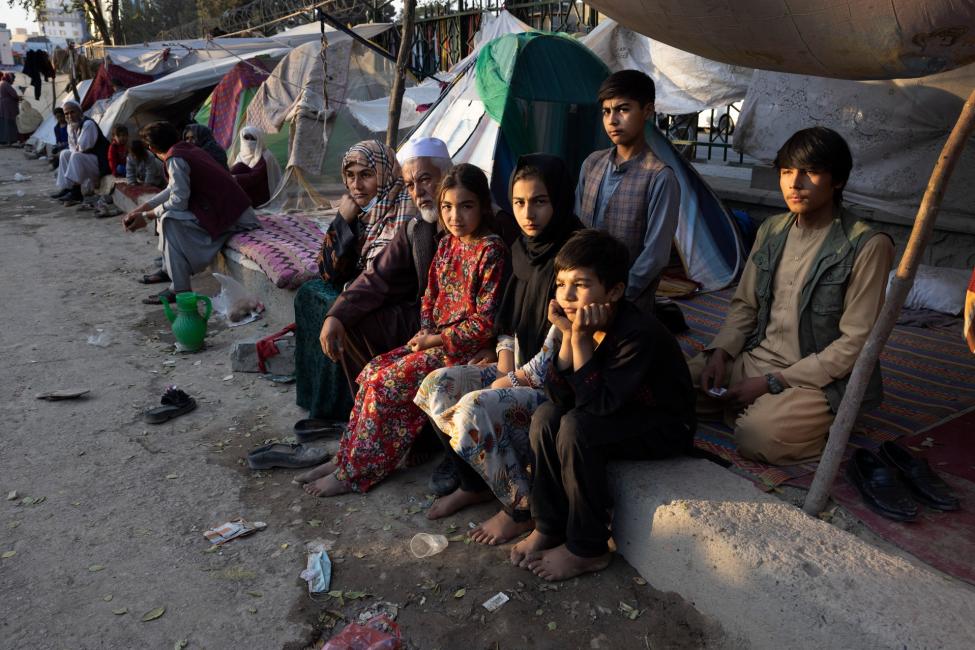 Makeshift camp in Kabul for displaced families. Photo: IOM/Paula Bronstein